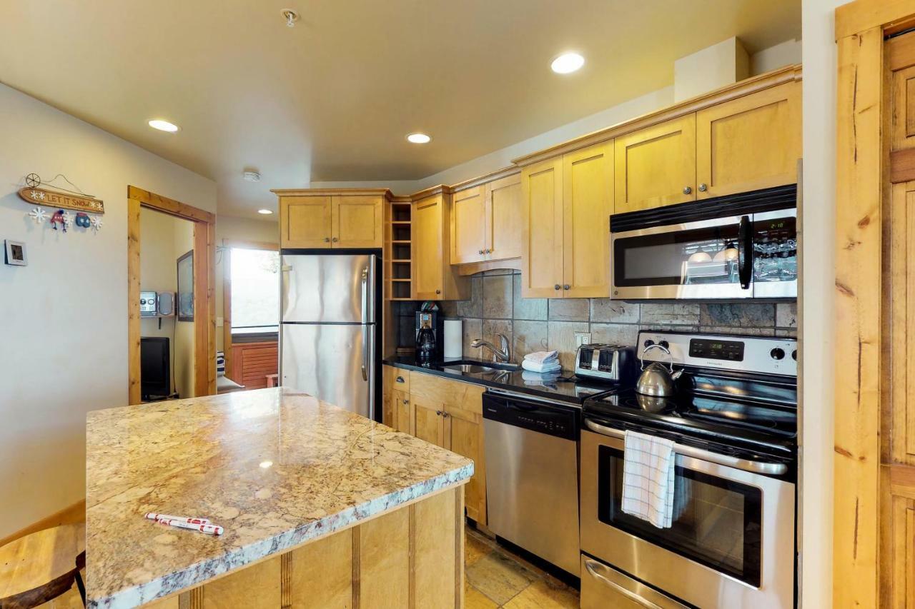 South Face B Apartment Big White Ski Resort Luaran gambar